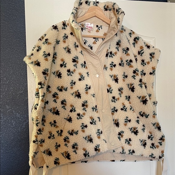 So Me Jackets & Blazers - So Me Cream Floral Vest